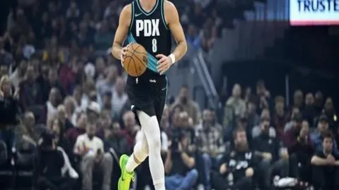 “曼城对阵阿斯顿维拉迎挑战，遭遇连败三场困境”