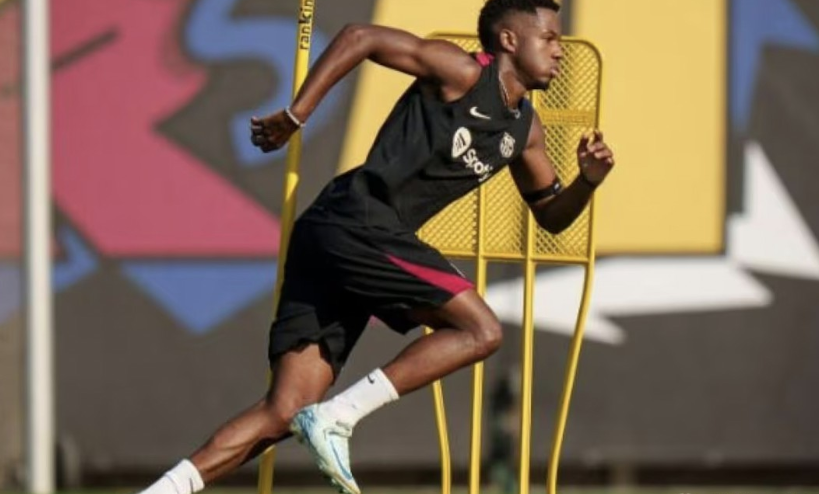 梅西荣获第七座金球奖：梅老七再创辉煌